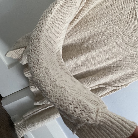 Elegant beige knitted slightly cropped long-sleeve top:) - Picture 3 of 5